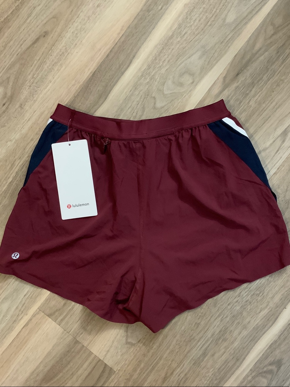 lululemon Women’s HR Split Short 3” Maroon with Contrast Side Stripes - Picture 2 of 5
